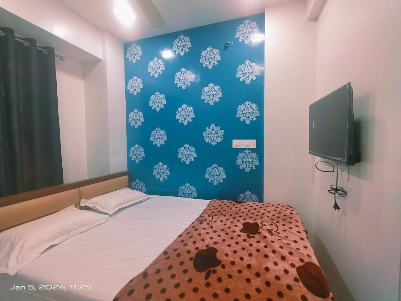 Amrit Guest House プネ エクステリア 写真