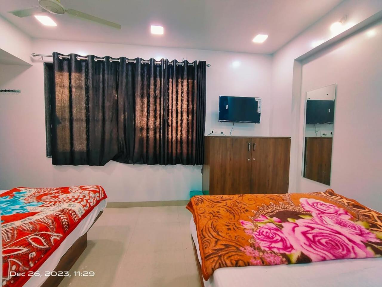 Amrit Guest House プネ エクステリア 写真